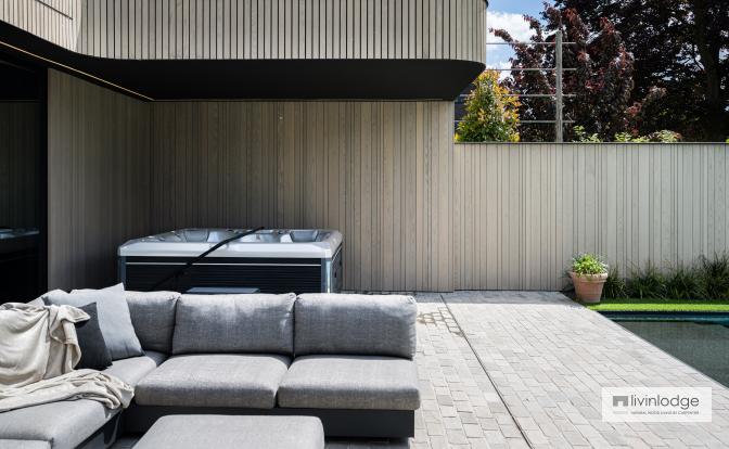 The outbuilding and fencing form a coherent visual ensemble The outbuilding and fencing form a coherent visual ensemble