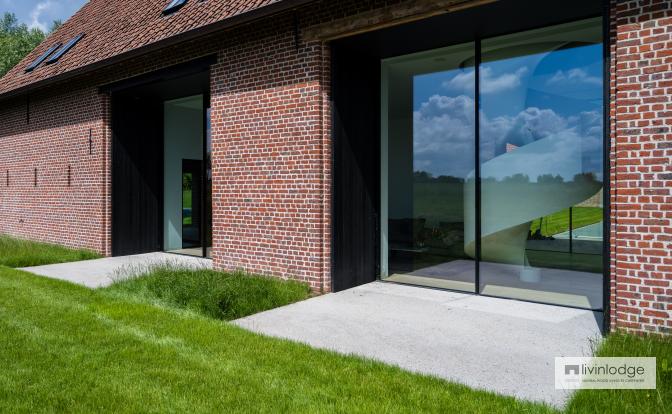 Renoviertes Hofes mit modernem Look Renovierter Hof mit modernem Look