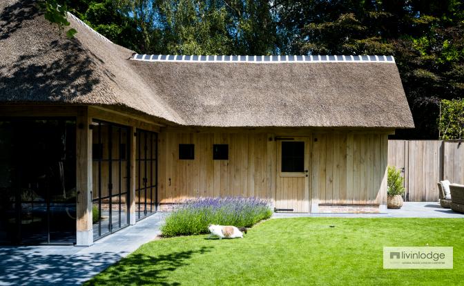 Luxuriöses Eichen Poolhaus Luxuriöses Eichen Poolhaus
