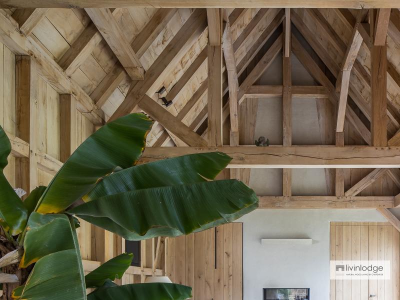 Eiken aanbouw als woonuitbreiding Eiken aanbouw als woonuitbreiding