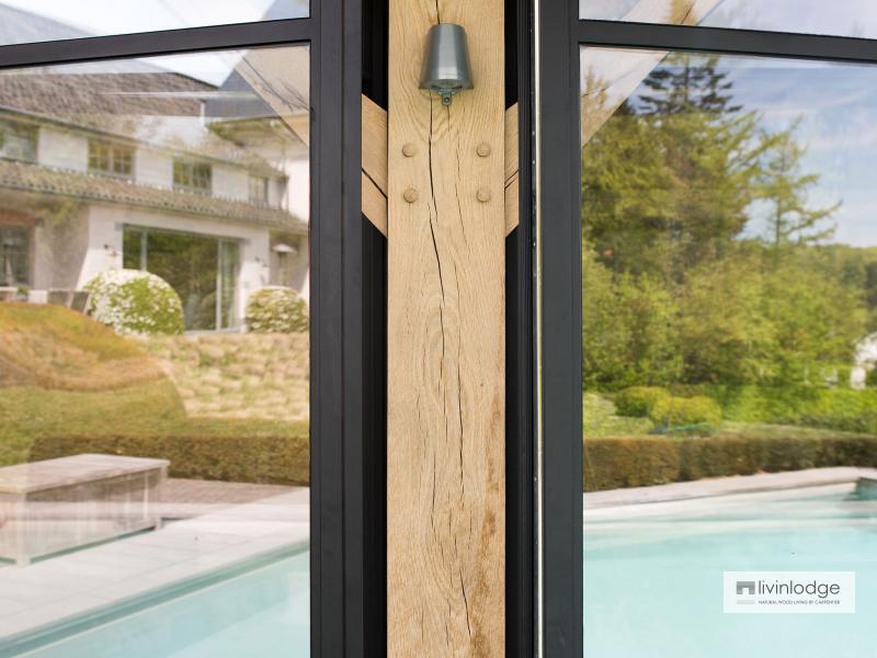 Exclusieve eiken poolhouse met verdieping te Ronse | Houten bijgebouwen op maat Exclusieve eiken poolhouse met verdieping te Ronse | Houten bijgebouwen op maat