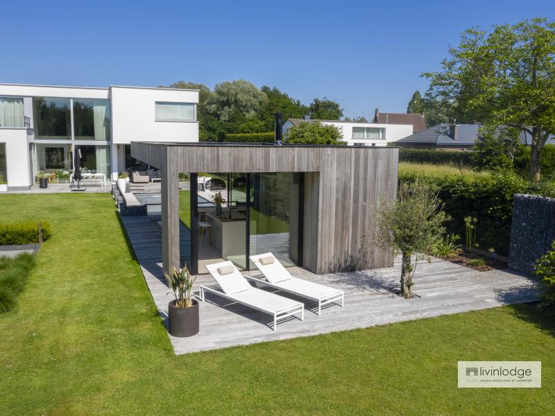 Luxe poolhouse met moderne uitstraling Luxe poolhouse met moderne uitstraling