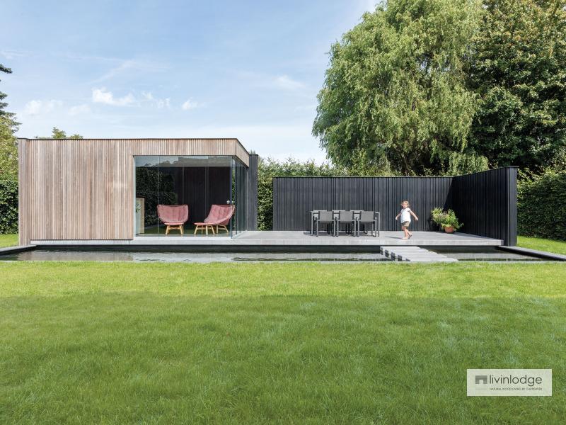 Moderne poolhouse met tuinwand te Tielt | Houten bijgebouwen op maat Moderne poolhouse met tuinwand te Tielt | Houten bijgebouwen op maat