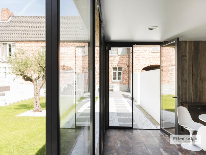 Moderne tuinstudio annex houtoven te Brussel Moderne tuinstudio annex houtoven te Brussel