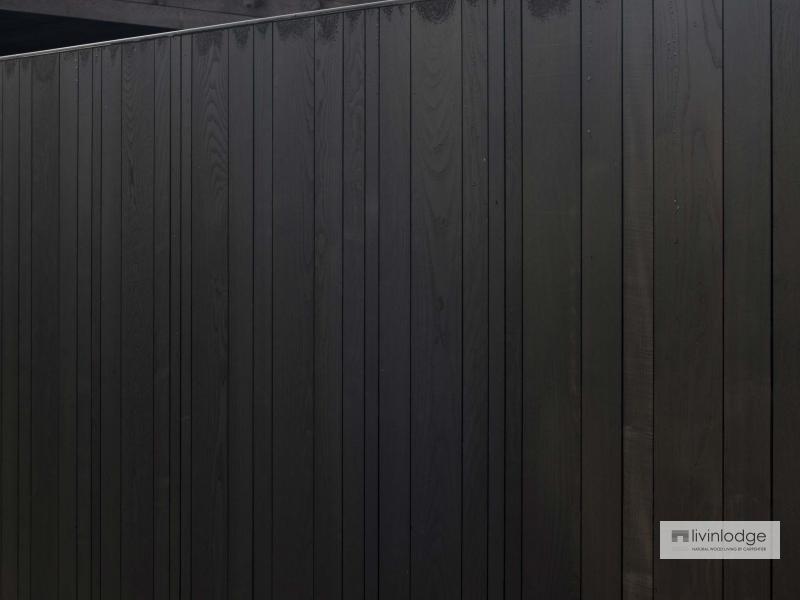 Verticale poortbekleding met zwarte afwerking Verticale poortbekleding met zwarte afwerking