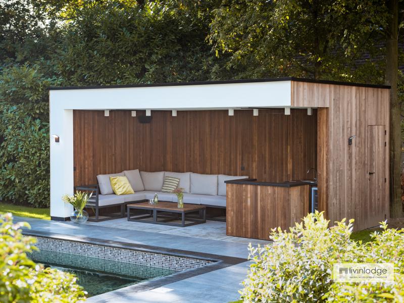 Moderne poolhouse in hout en witte crepi te Schoten | Houten bijgebouwen op maat Moderne poolhouse in hout en witte crepi te Schoten | Houten bijgebouwen op maat