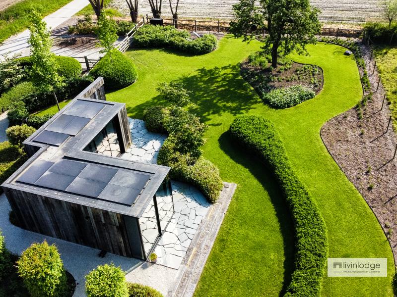 Luxe houten bijgebouw met minimalistische vormen en strakke lijnen Luxe houten bijgebouw met minimalistische vormen en strakke lijnen