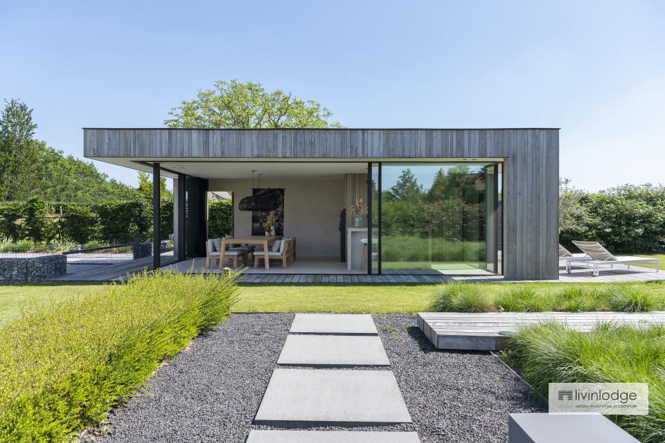 Luxe poolhouse met moderne uitstraling Luxe poolhouse met moderne uitstraling